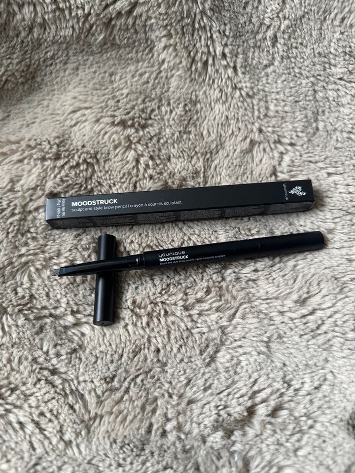 Crayon à sourcils Brown / Marron Younique