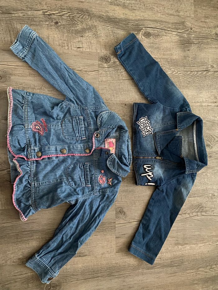 Lot de 2 vestes en jean taille 18 mois