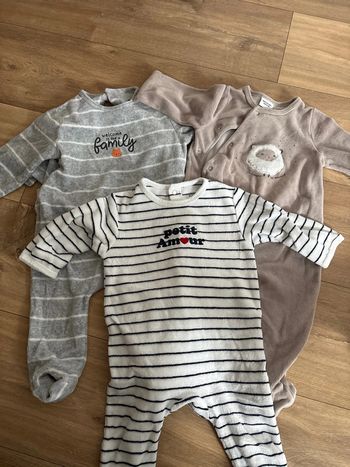 Lot 3 pyjamas 9 mois