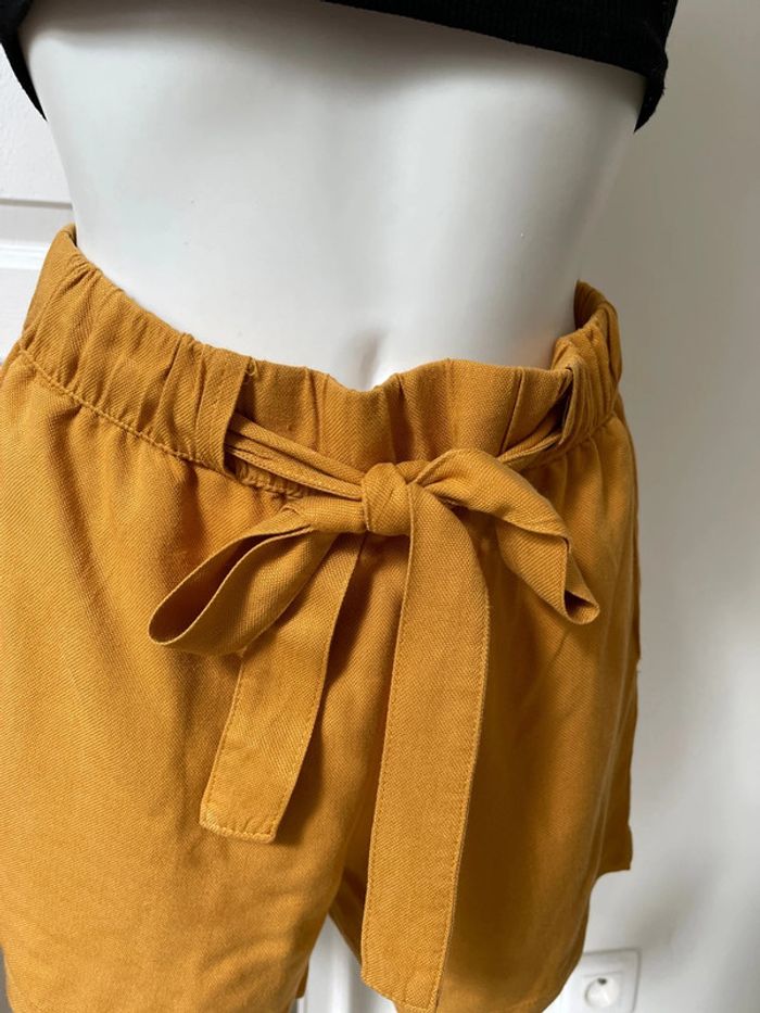 Short moutarde - photo numéro 7