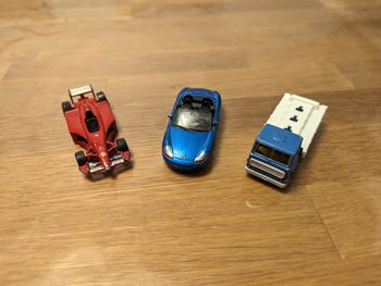 Lot 87 de 3 petites voitures