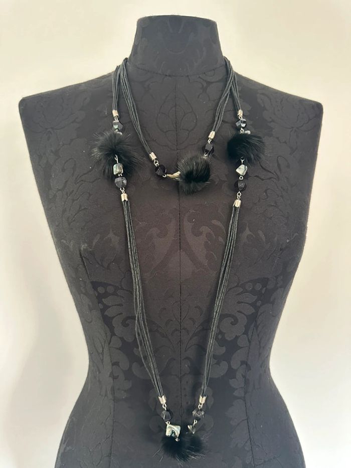 Long collier noir