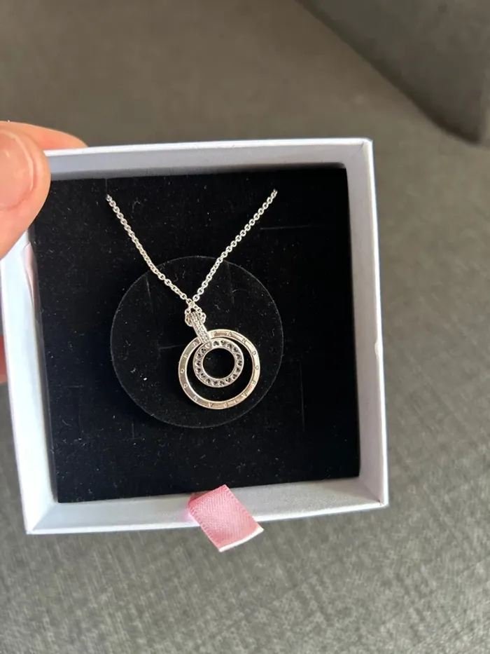 Collier pavé avec pendentif rond motif perlés pandora signature , neuf - photo numéro 5