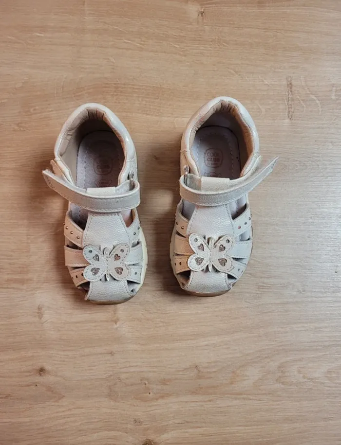 Sandales bébé fille en cuir taille 22 - photo numéro 2