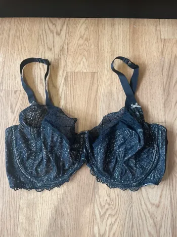 Soutien gorge noir et beige