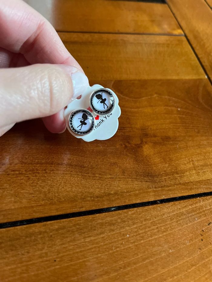 Boucle d’oreille fille neuve - photo numéro 3