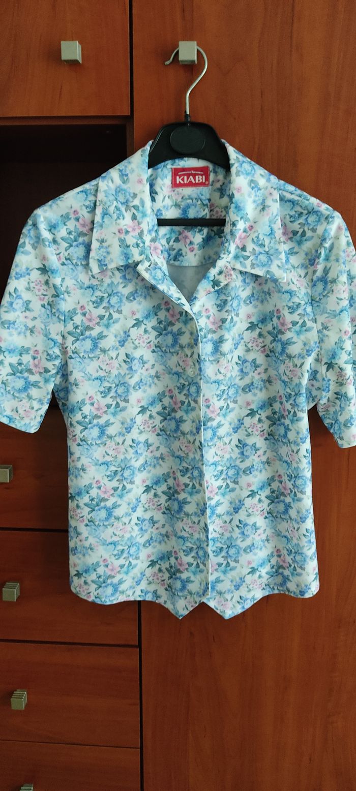 Chemisier fleuri manches courtes