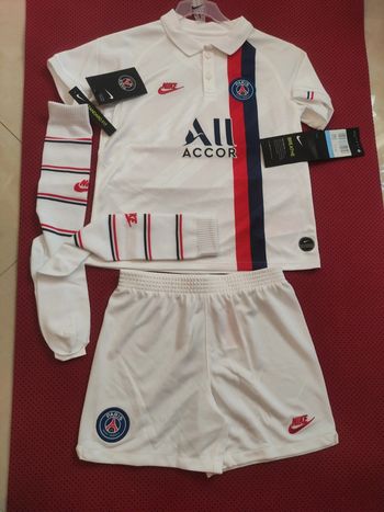 Tenue de foot PSG, Nike Authentique Officiel taille enfant 5/6 ans, Neuf