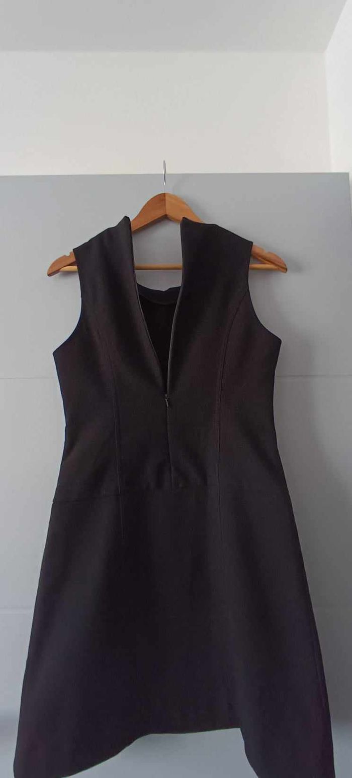 Robe unie noire sans manches "Naf Naf" Taille 36 - photo numéro 3