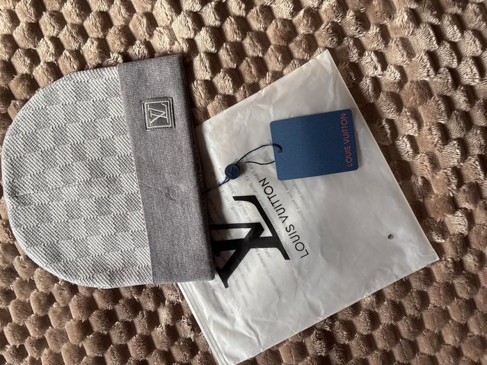 Bonnet Lv gris