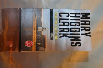 Livres de Ken Follett et Mary Higgins Clark