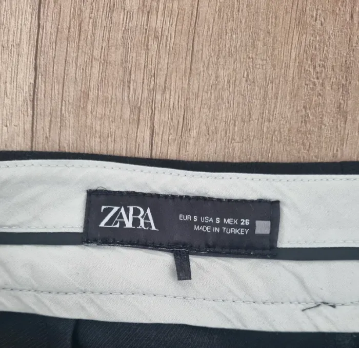 Pantalon cargo oversize noir Zara - photo numéro 16