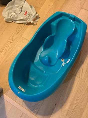 Baignoire avec siège intégré