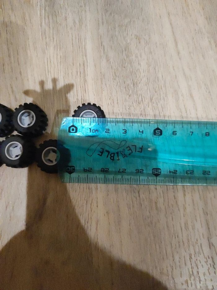 Lot de 10 pneus Lego - photo numéro 2