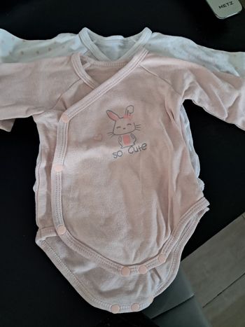 Lot de 2 bodies taille 3 mois bebe fille ml