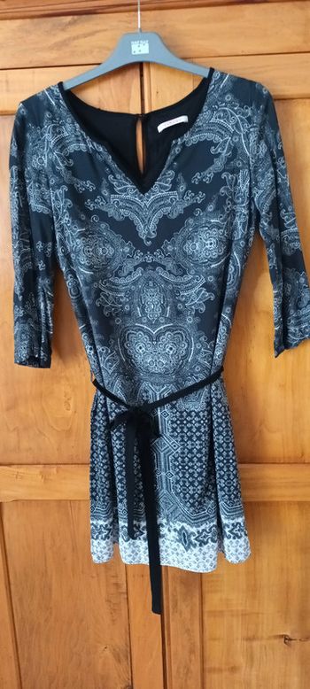 Robe droite et fluide