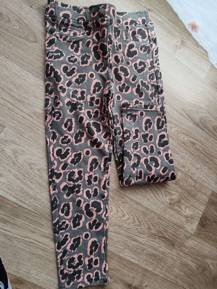 Motif léopard rose