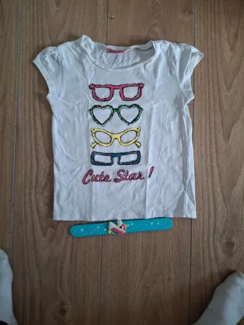 T-shirt manches courtes 6 ans très bon état