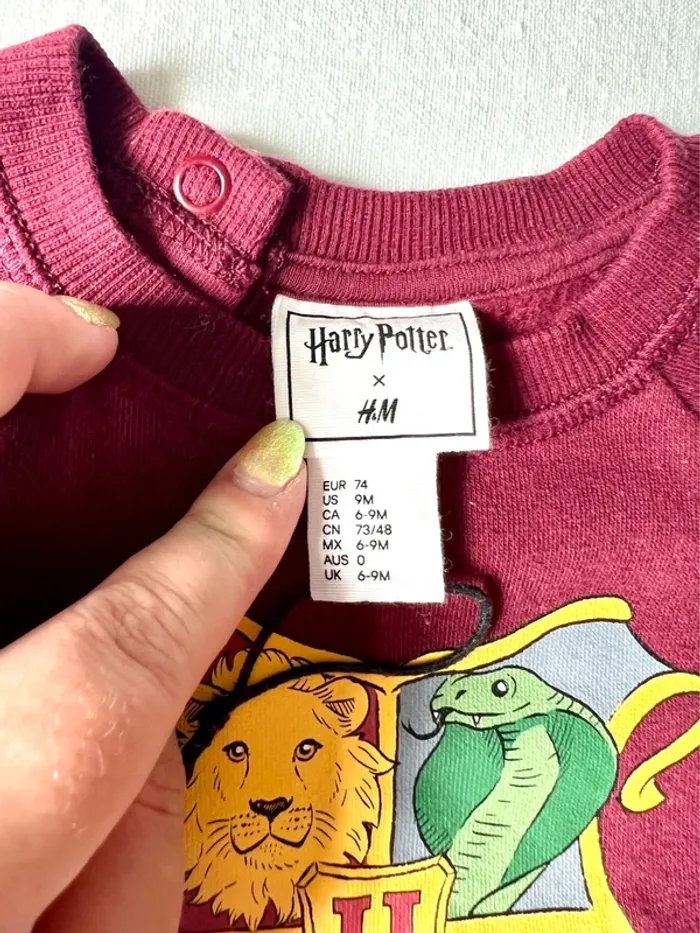 Sweat bébé Harry Potter H&M – 9 mois – bordeaux décor Poudlard – très bon état - photo numéro 3