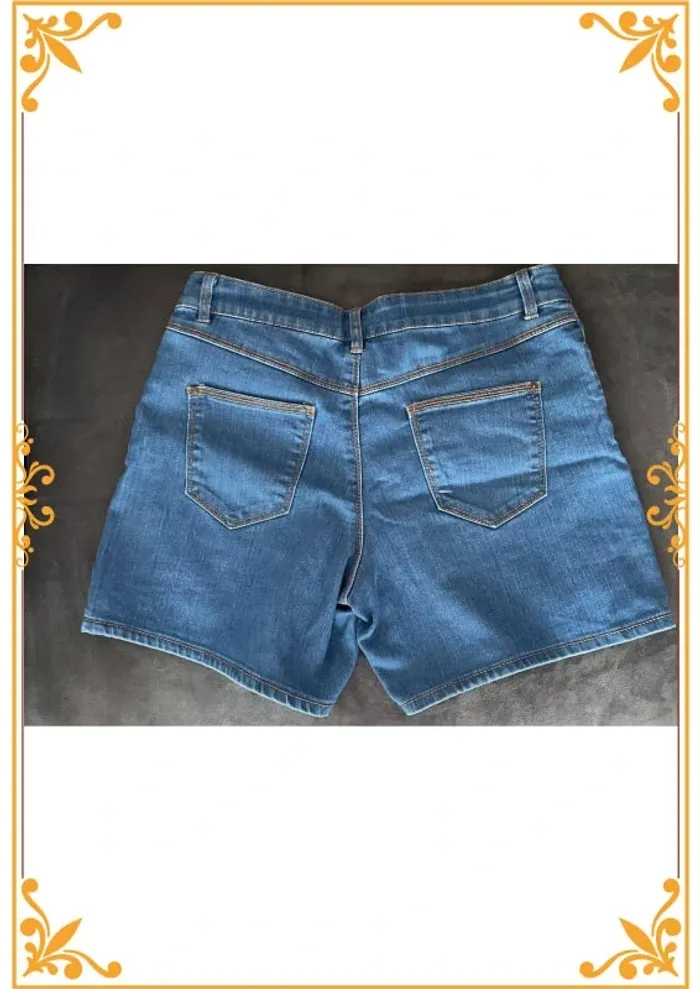 Short " Camaïeu " 🩳 - photo numéro 2