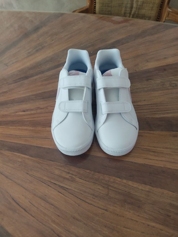 Baskets Nike court royale T 33.5 - photo numéro 3