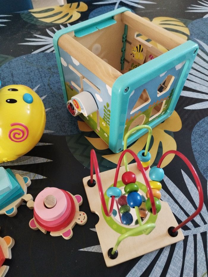 Lot jouets 6-12 mois - photo numéro 3