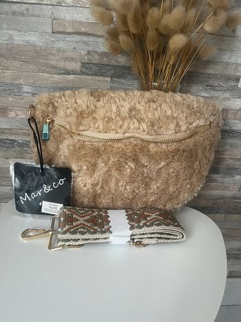 Sac banane en moumoute beige