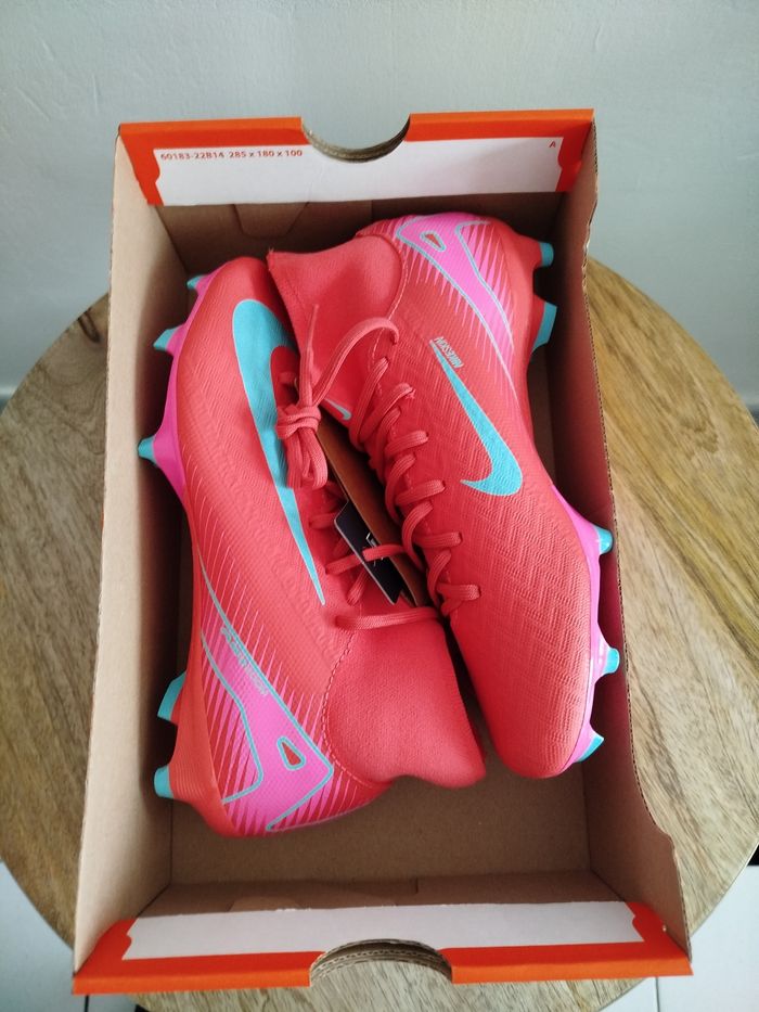 Crampons Nike T 37,5 - photo numéro 9