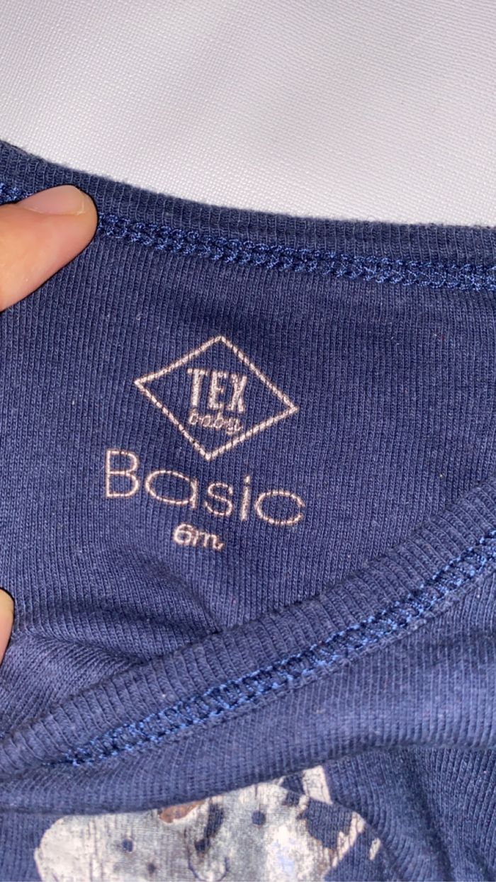 Lot de 2 body et un pull taille 6mois - photo numéro 2