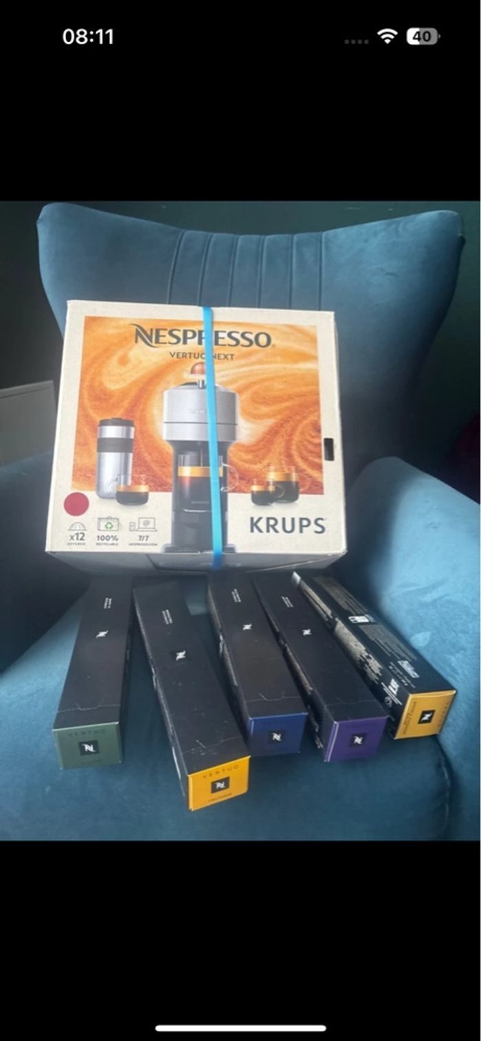 Machine à café nespresso +5 boîte de café