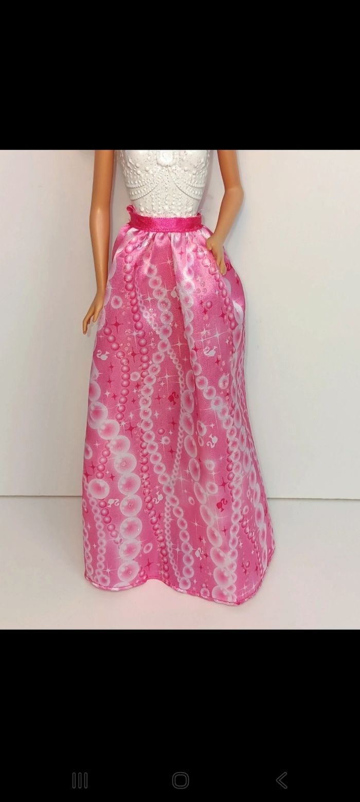 Poupée mattel Barbie Fashion Meets Fairytale Series x9439
Poupée et ensemble compris - photo numéro 3