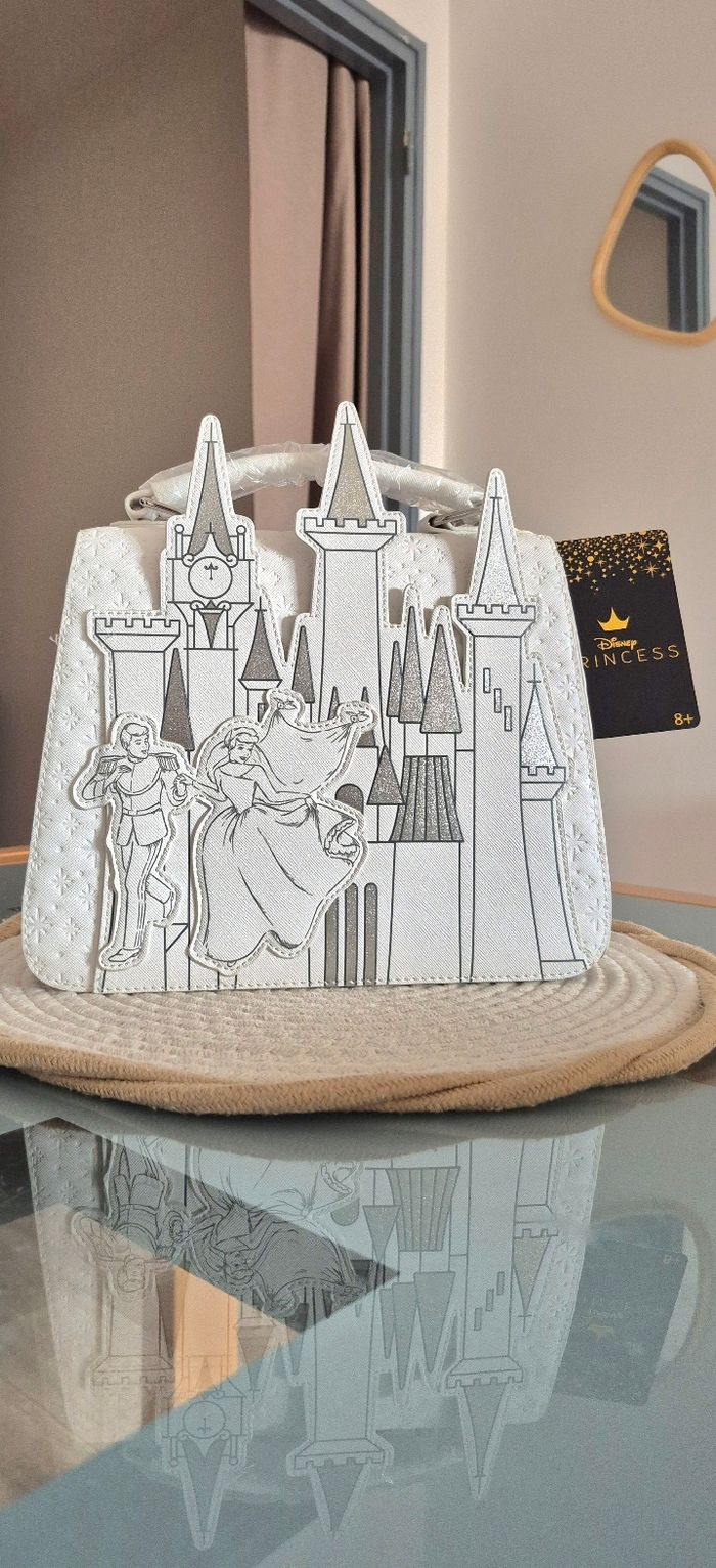 Sac loungefly Cendrillon neuf avec étiquette - photo numéro 2