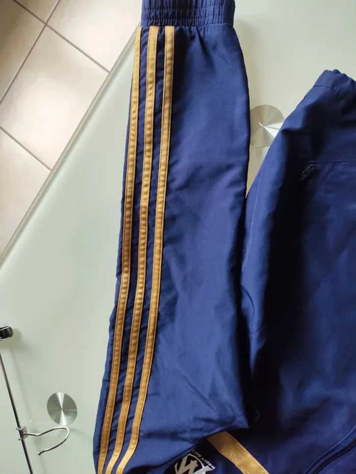 Veste zippée Adidas Olympique de Marseille – 11/12 ans – Très bon état - photo numéro 9