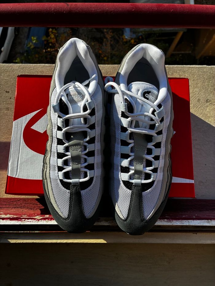 Nike Air Max 95 OG Black/Grey - Taille 44 - Neuves - photo numéro 2