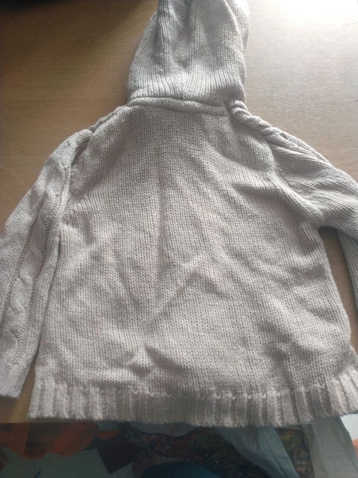 Gilet à capuche avec boutons - photo numéro 3