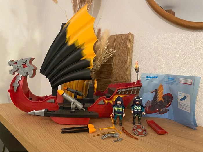 Bateau dragon rouge Playmobil