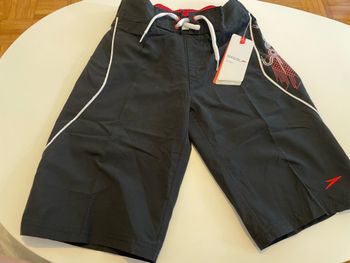 Short de bain taille 6/7 ans speedo