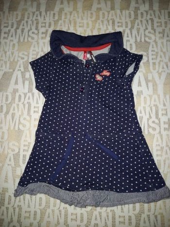 Robe bleu marine en 12 mois