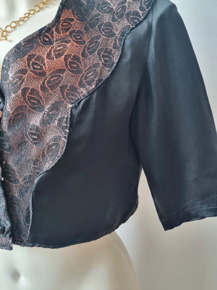 Haut en soie et dentelle noir vintage - photo numéro 7