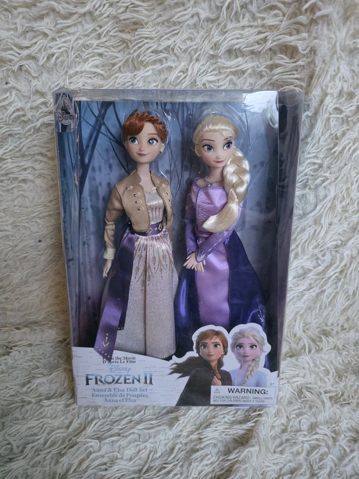 Barbie disney / poupée princesse Elsa Anna disney store - disneyland paris