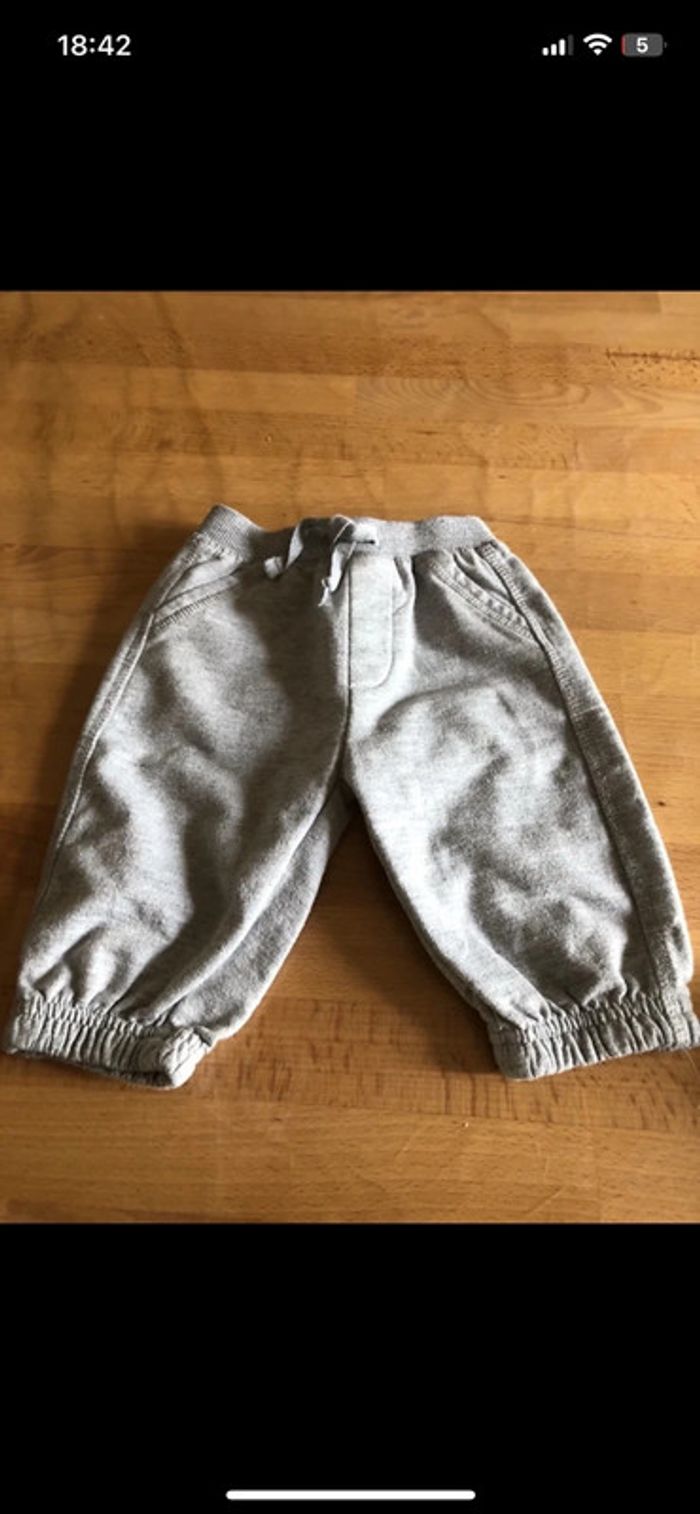 Lot 2 joggings - photo numéro 3