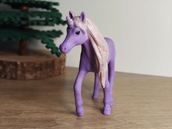 Figurine jeune licorne lilas Schleich Animal imaginaire Bayala