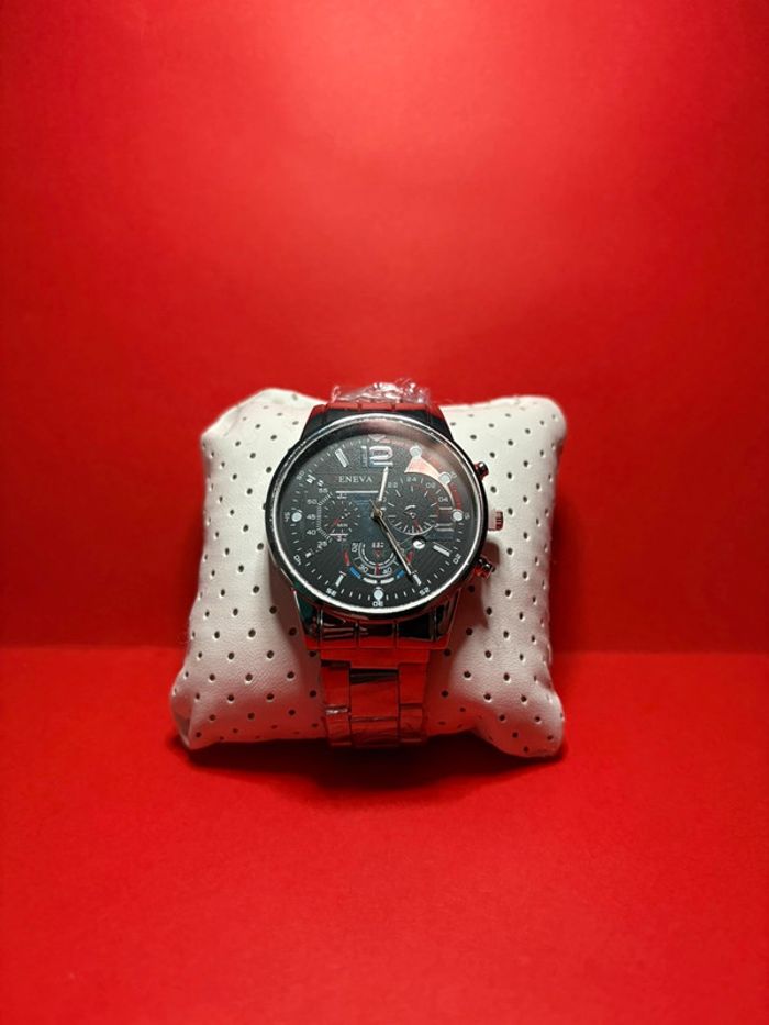montre Geneva argenté avec cadran noir à quartz pour hommes avec date