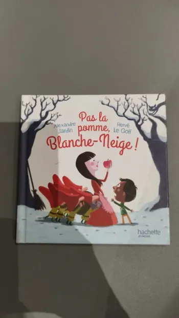 Livre pas la pomme blanche neige