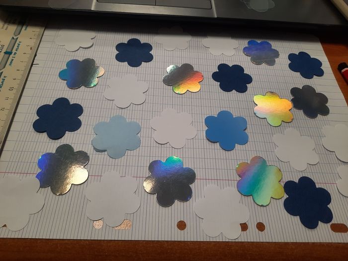 Lot decoupe fleur nuance bleu papier m11