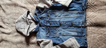 Veste en jean's à capuche 