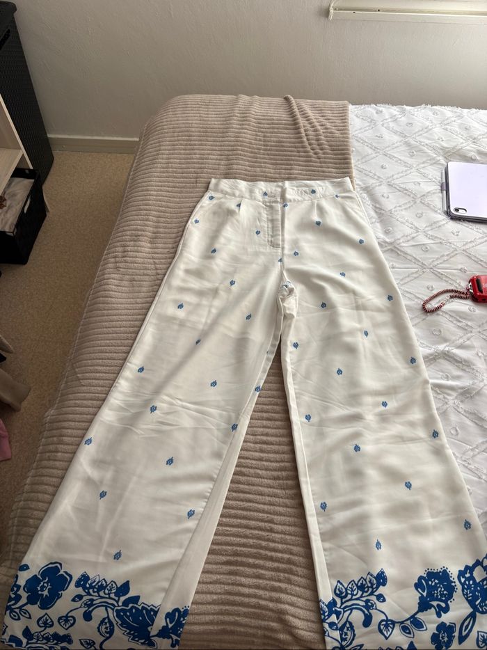 Pantalon fluide blanc à motifs bleus – Style Santorin – Taille M/L - photo numéro 2