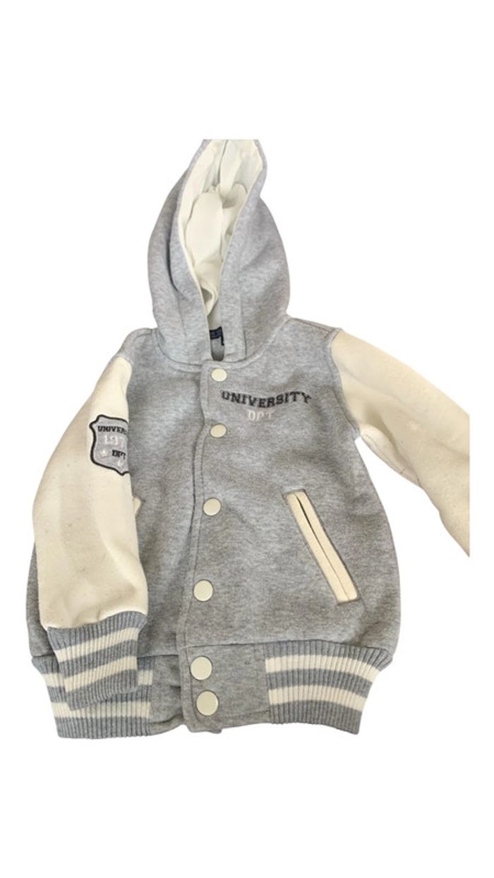 Gilet à capuche