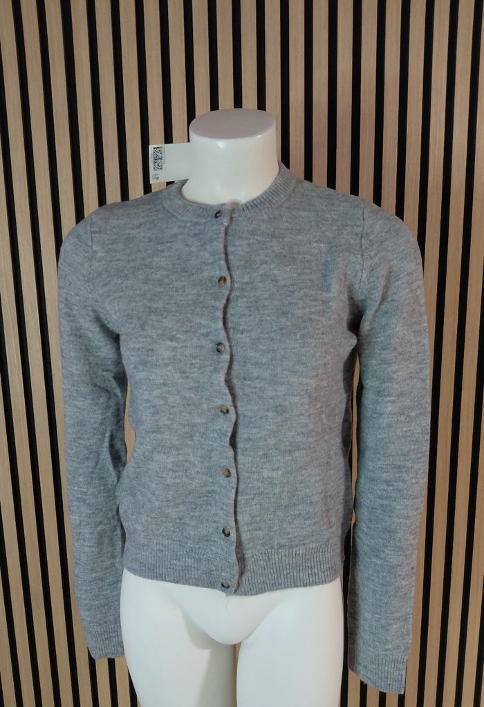 Très joli cardigan gris H&M 🖤 - photo numéro 3
