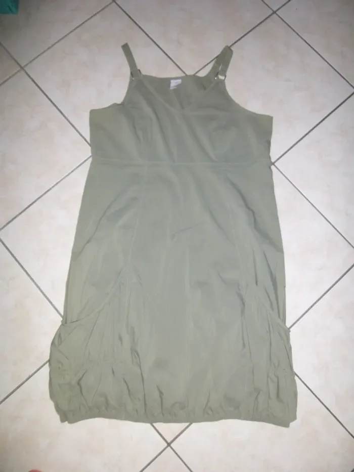 robe boule kaki M&S MODE taille M